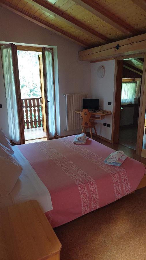 Albergo Scoiattolo Tret Luaran gambar