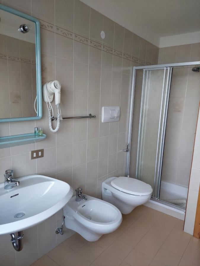 Albergo Scoiattolo Tret Luaran gambar